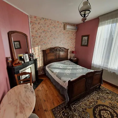 Chez Monique Bed & Breakfast Longueval