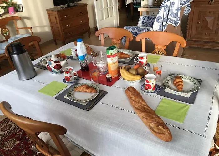 Chez Monique Bed & Breakfast